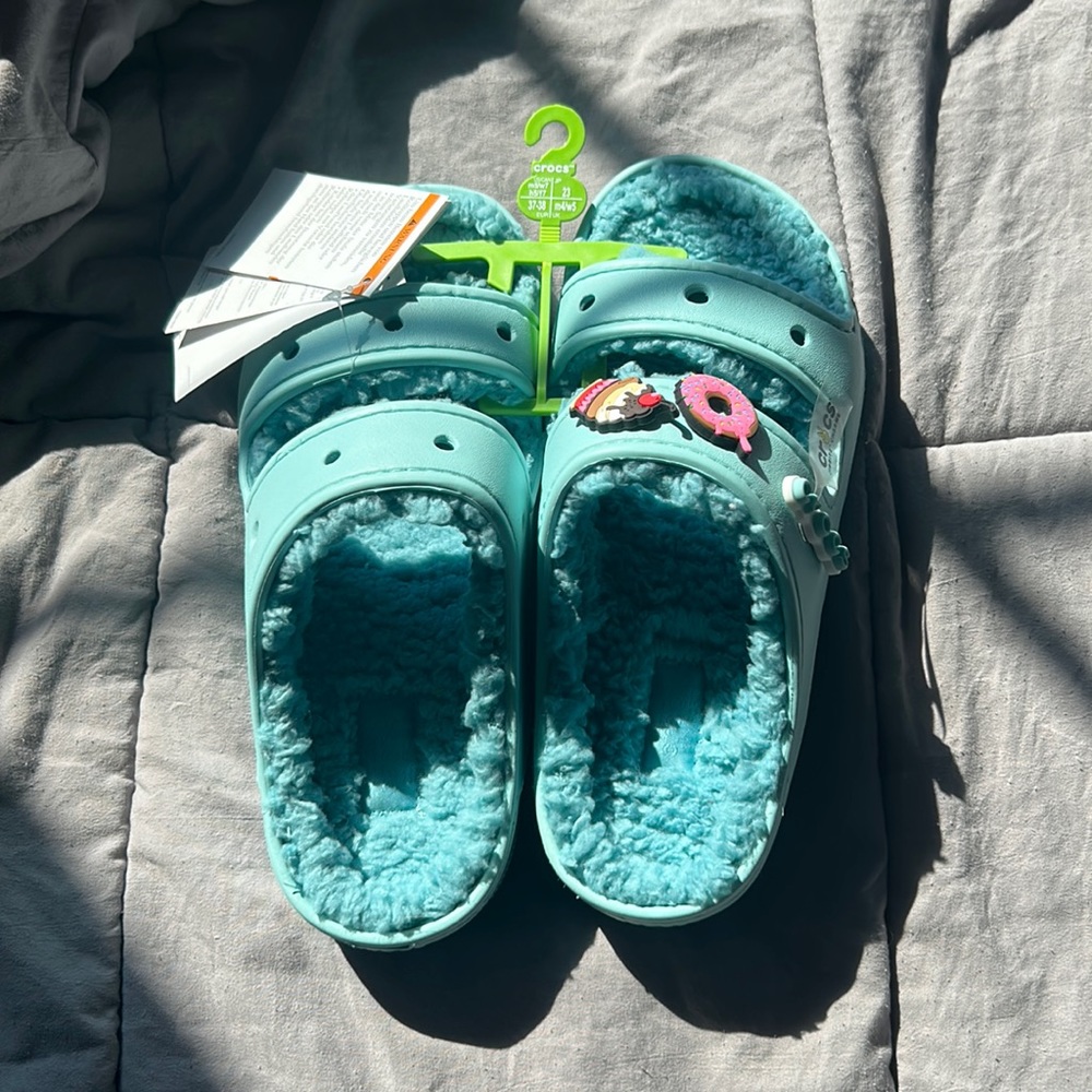 crocks classic cozzy sandal teal size 7 women’s